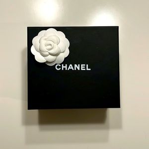 Chanel 22b small bag box